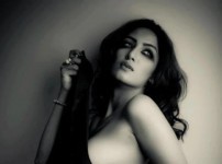 Video Post: Mathira turns singer, here’s her song Jadugar.