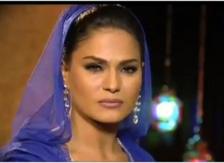 Video Post: Veena Malik is doing a special Ramzan transmission!!!