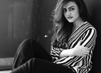 Why did Zara Noor Abbas choose a supporting role for her debut film?